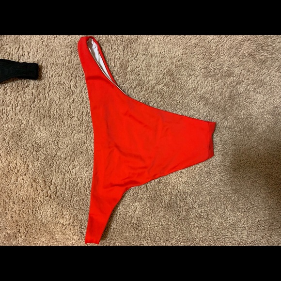 Red Bikini - Picture 5 of 5